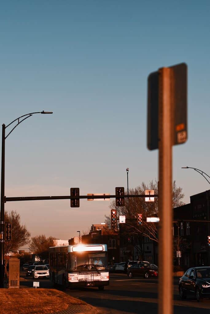 black traffic light during daytime